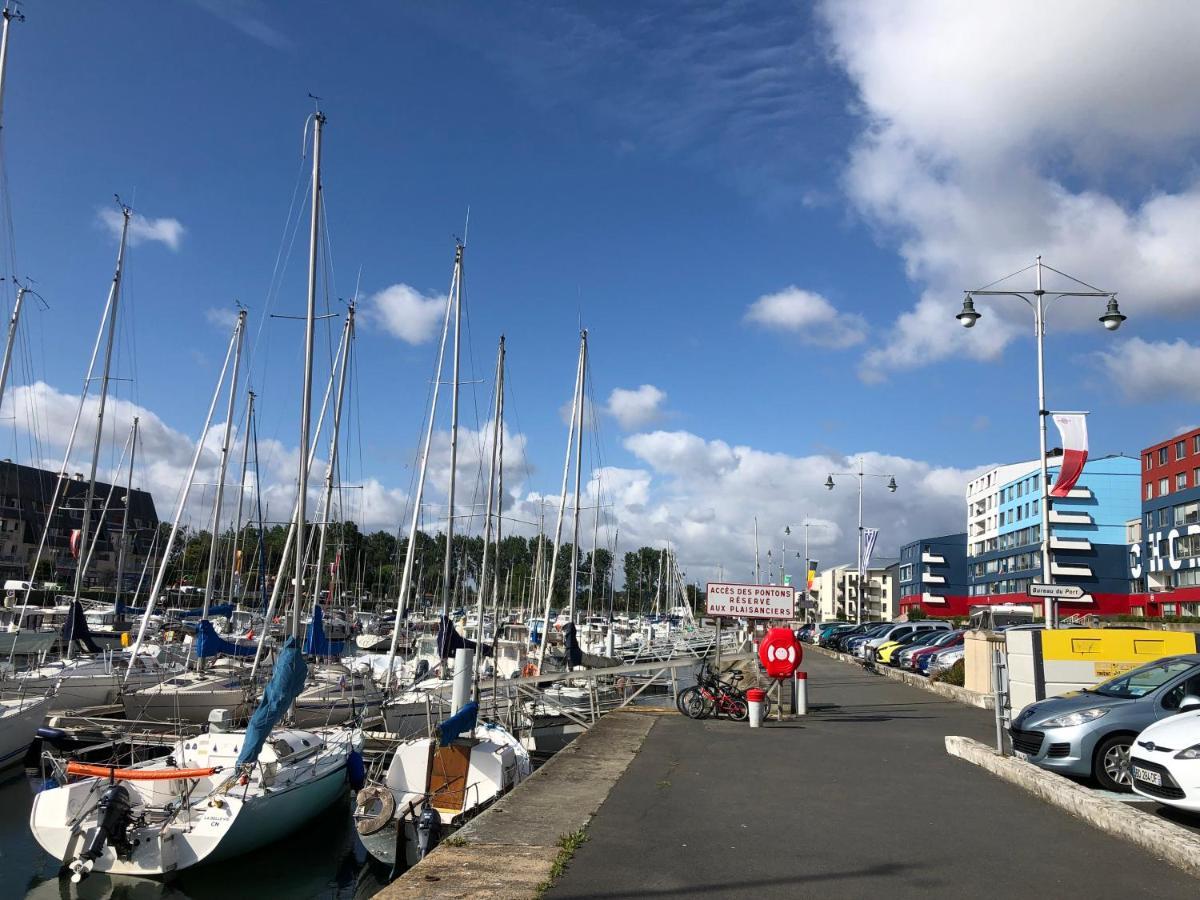 Soleil Et Bateau *